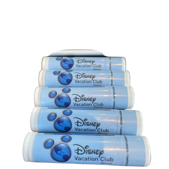 - Disney Vacation Club set of FIVE sealed chapsticks new - Picture 3 of 3